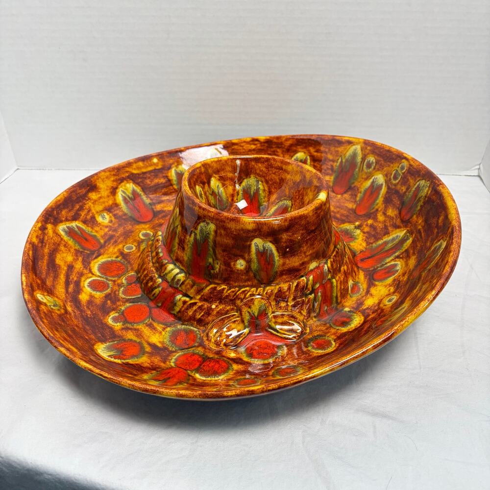 VTG 1970s Chip n Dip Sombrero glazed brown dish. 13 inch diameter. - Picture 3 of 6